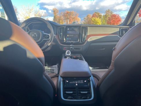 Used 2025 Volvo XC60 B5 Ultra w/ Climate Package image 14