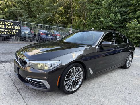 Used 2019 BMW 530i w/ Luxury Package image 1