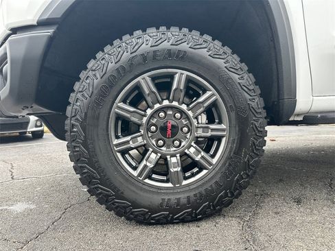 Used 2025 GMC Sierra 1500 AT4X image 12