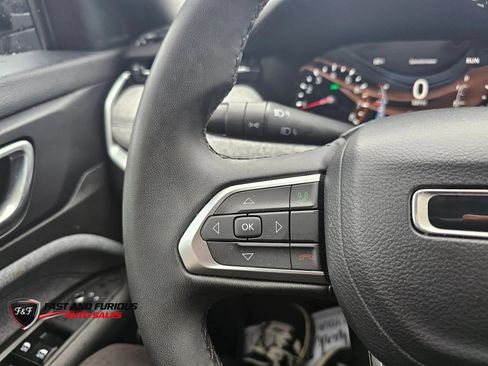 Used 2024 Jeep Compass Latitude AWD/4WD image 18
