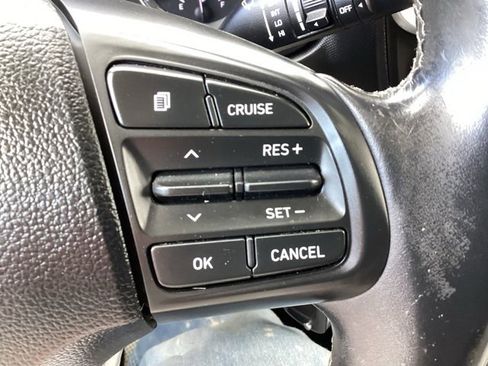 Used 2022 Hyundai Venue SEL w/ Cargo Package image 15