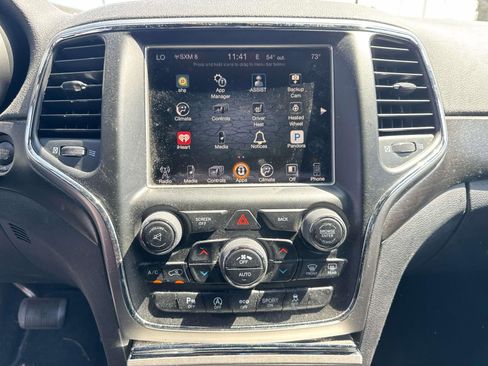 Used 2017 Jeep Grand Cherokee Altitude image 10