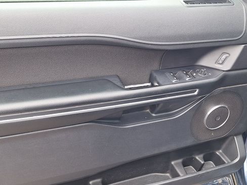 Used 2018 Ford Expedition Max XL AWD/4WD image 9