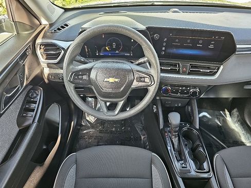Used 2024 Chevrolet TrailBlazer LS image 22