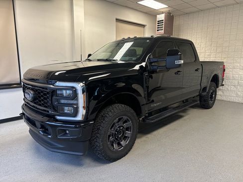 Used 2024 Ford F250 Lariat w/ Lariat Ultimate Package AWD/4WD image 2