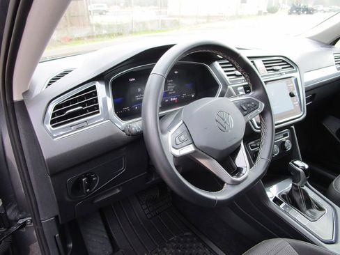 Used 2024 Volkswagen Tiguan S image 21