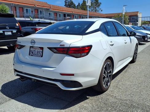 Used 2025 Nissan Sentra SR w/ SR Premium Package FWD image 21