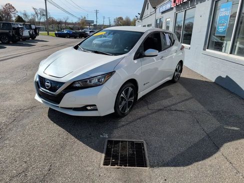 Used 2019 Nissan Leaf SV Plus w/ SV Plus Technology Package image 4