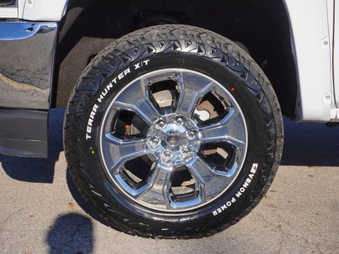 Used 2018 Chevrolet Silverado 1500 LT w/ All Star Edition image 10