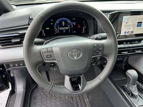 New 2026 Toyota Camry SE w/ Convenience Package FWD image 18