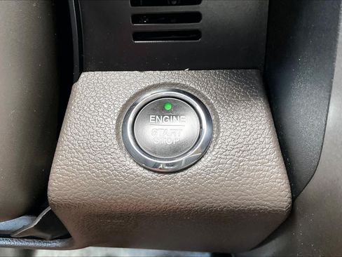 Used 2018 Ford Expedition Max XLT w/ Equipment Group 202A AWD/4WD image 34