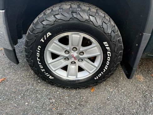 Used 2015 GMC Sierra 1500 SLE w/ SLE Value Package image 9