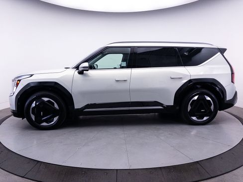 Certified 2024 Kia EV9 Land AWD/4WD image 47