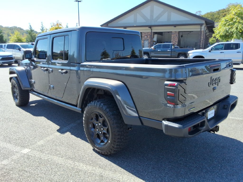 Used 2023 Jeep Gladiator Sport AWD/4WD image 7