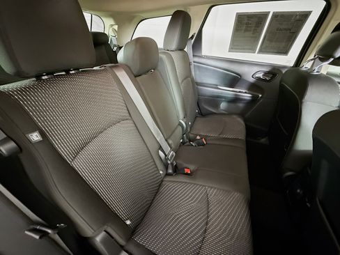 Used 2020 Dodge Journey SE w/ SE Popular Equipment Group image 33