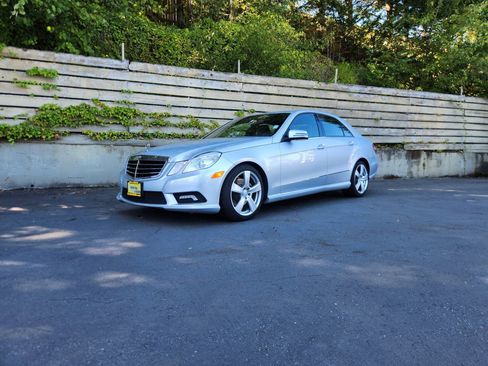 Used 2011 Mercedes-Benz E 350 Sedan image 21