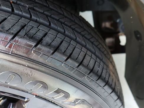 Used 2025 MAZDA CX-50 AWD 2.5 Hybrid w/ Premium Pkg image 46