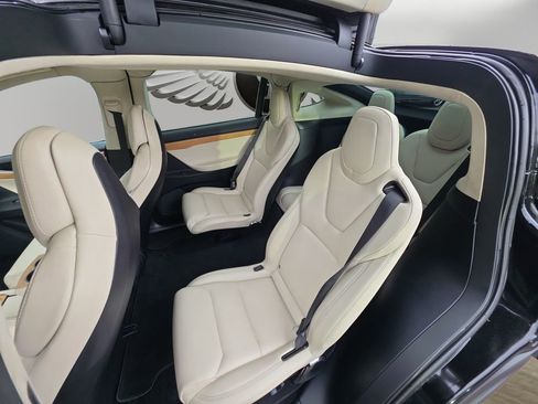 Used 2018 Tesla Model X 75D image 13
