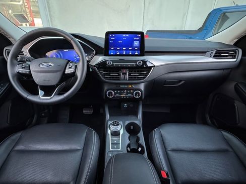 Used 2022 Ford Escape Titanium w/ Class II Trailer Tow Package image 4