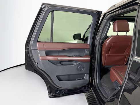 Used 2024 Ford Expedition Limited image 27