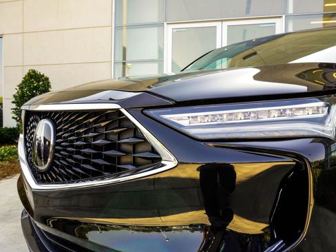 Used 2023 Acura MDX SH-AWD image 2