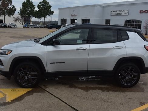 New 2026 Jeep Compass Limited AWD/4WD image 9