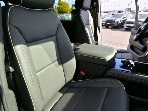 New 2026 GMC Yukon XL Elevation image 28