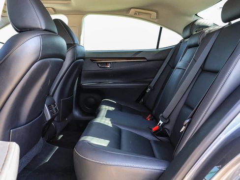 Used 2013 Lexus ES 350 w/ Premium Pkg FWD image 19