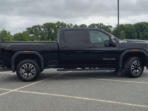 Used 2020 GMC Sierra 2500 AT4 w/ AT4 Premium Package AWD/4WD image 9