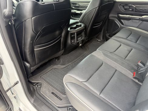 Used 2025 RAM 1500 Limited AWD/4WD image 19