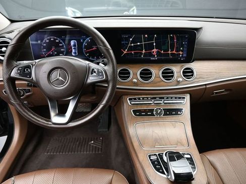 Used 2018 Mercedes-Benz E 300 4MATIC image 13