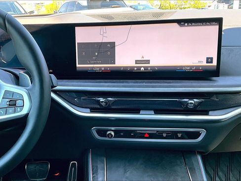 Used 2026 BMW X5 xDrive40i w/ M Sport Package image 6