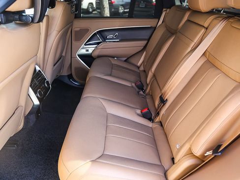 New 2026 Land Rover Range Rover SE image 18