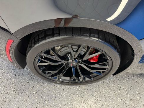 Used 2019 Chevrolet Corvette Z06 RWD image 23