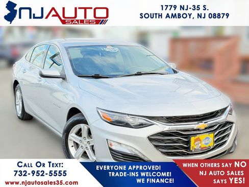 Used 2022 Chevrolet Malibu LT FWD image 1