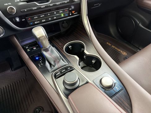 Used 2019 Lexus RX 350L w/ Premium Package image 17