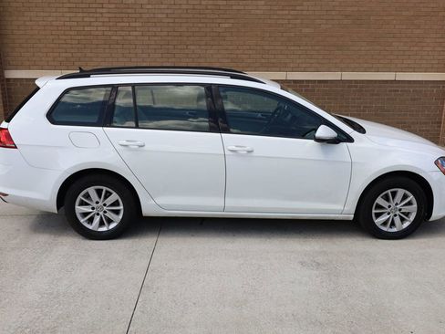 Used 2016 Volkswagen Golf S image 4