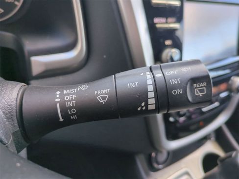 Used 2015 Nissan Murano S image 25