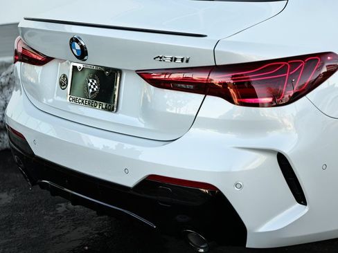 Used 2025 BMW 430i Coupe w/ M Sport Package RWD image 8