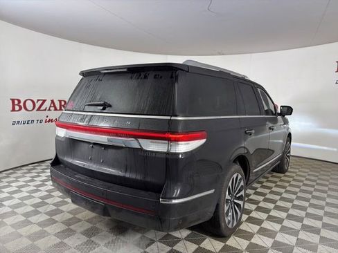 Used 2024 Lincoln Navigator Reserve image 8
