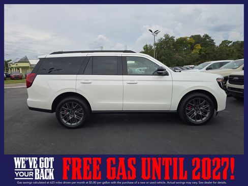 New 2025 Ford Expedition Platinum w/ Stealth Performance Package AWD/4WD image 3