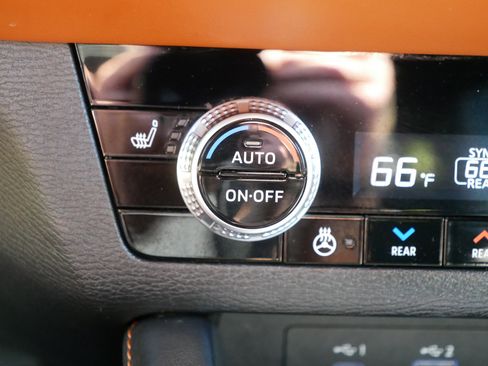 Used 2022 Mitsubishi Outlander SEL AWD/4WD image 33