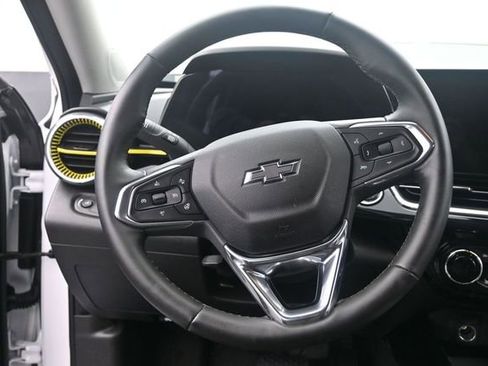 Used 2025 Chevrolet Trax ACTIV FWD image 27