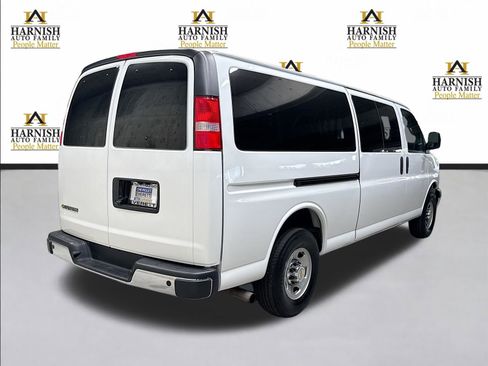 Used 2024 Chevrolet Express 3500 LT w/ LT Preferred Equipment Group RWD image 6