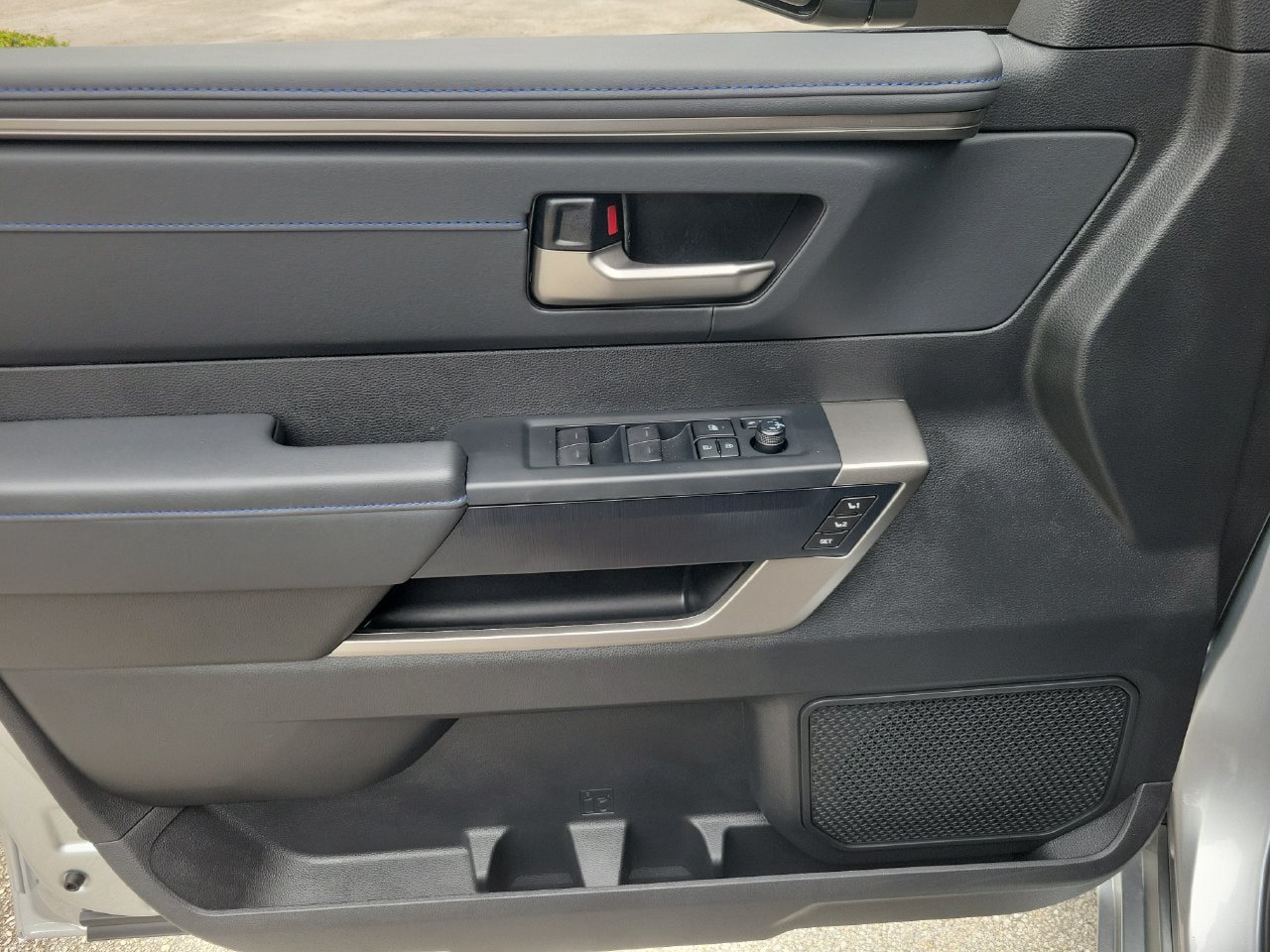 Used 2026 Toyota Tundra Platinum AWD/4WD image 13