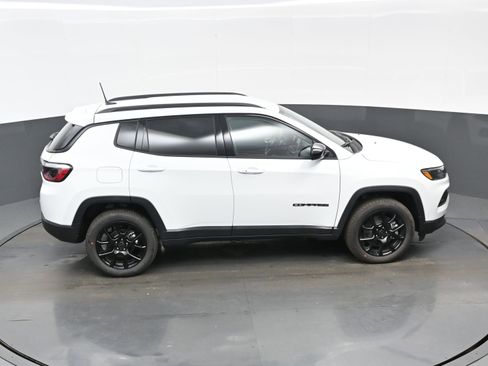 New 2026 Jeep Compass Latitude AWD/4WD image 19