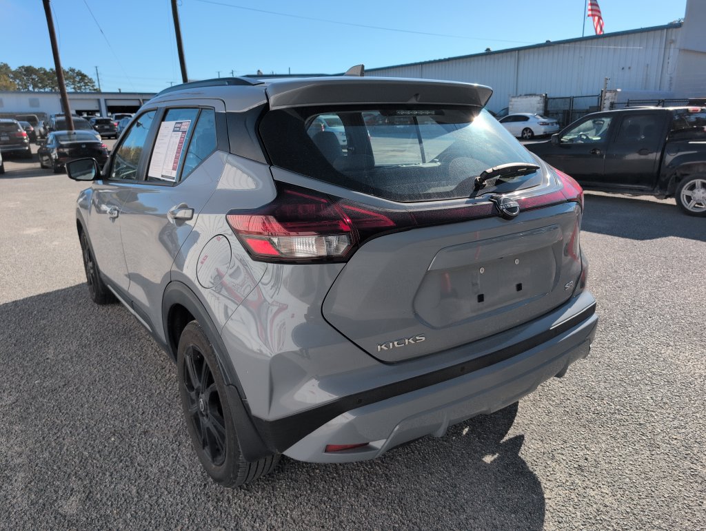Used 2024 Nissan Kicks SR w/ SR Premium Package FWD image 6