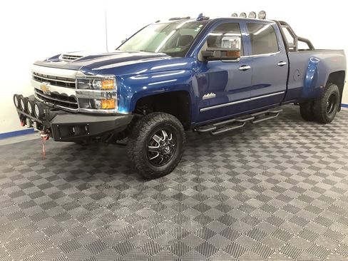 Used 2019 Chevrolet Silverado 3500 High Country w/ Duramax Plus Package image 1