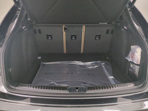 New 2026 Porsche Macan AWD/4WD image 25