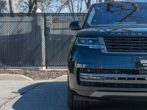 Used 2023 Land Rover Range Rover Long Wheelbase SE AWD/4WD image 4